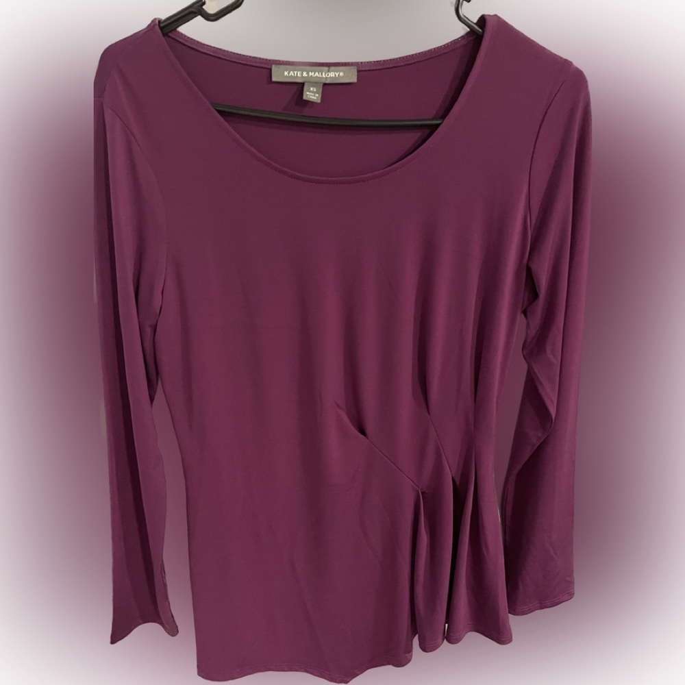 "Kate & Mallory Twist Waist Asymmetrical Knit Top Size XS